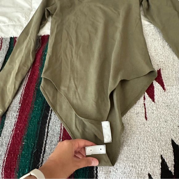 MANGOPOP army green long sleeve body suit, scoop neck, size M - Picture 4 of 4